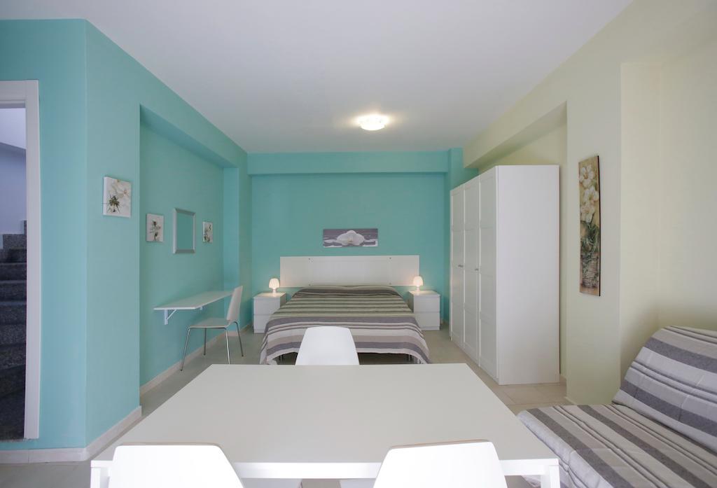 Appartamento Topazio Letojanni Habitación foto